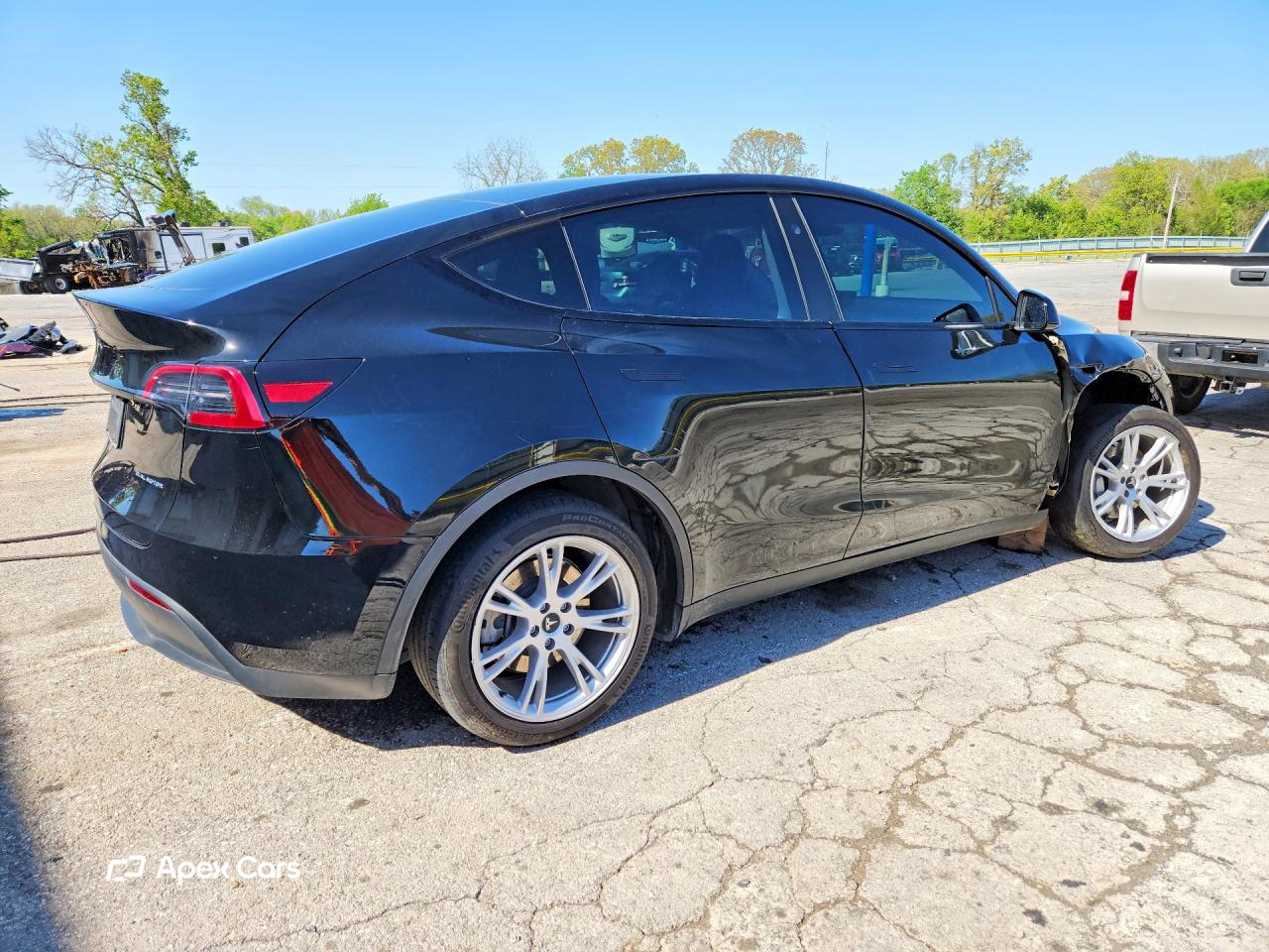 Tesla Model Y 2024