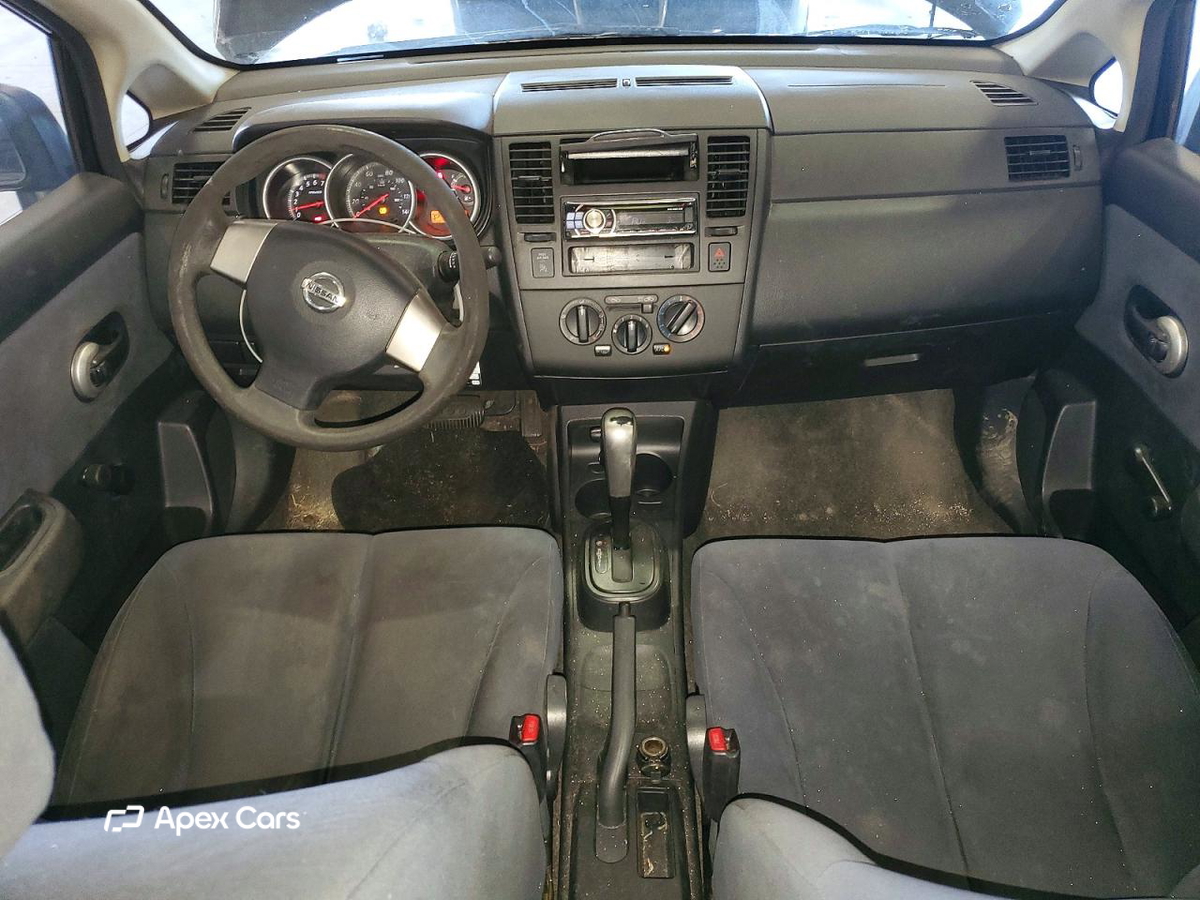 Nissan Versa 2011
