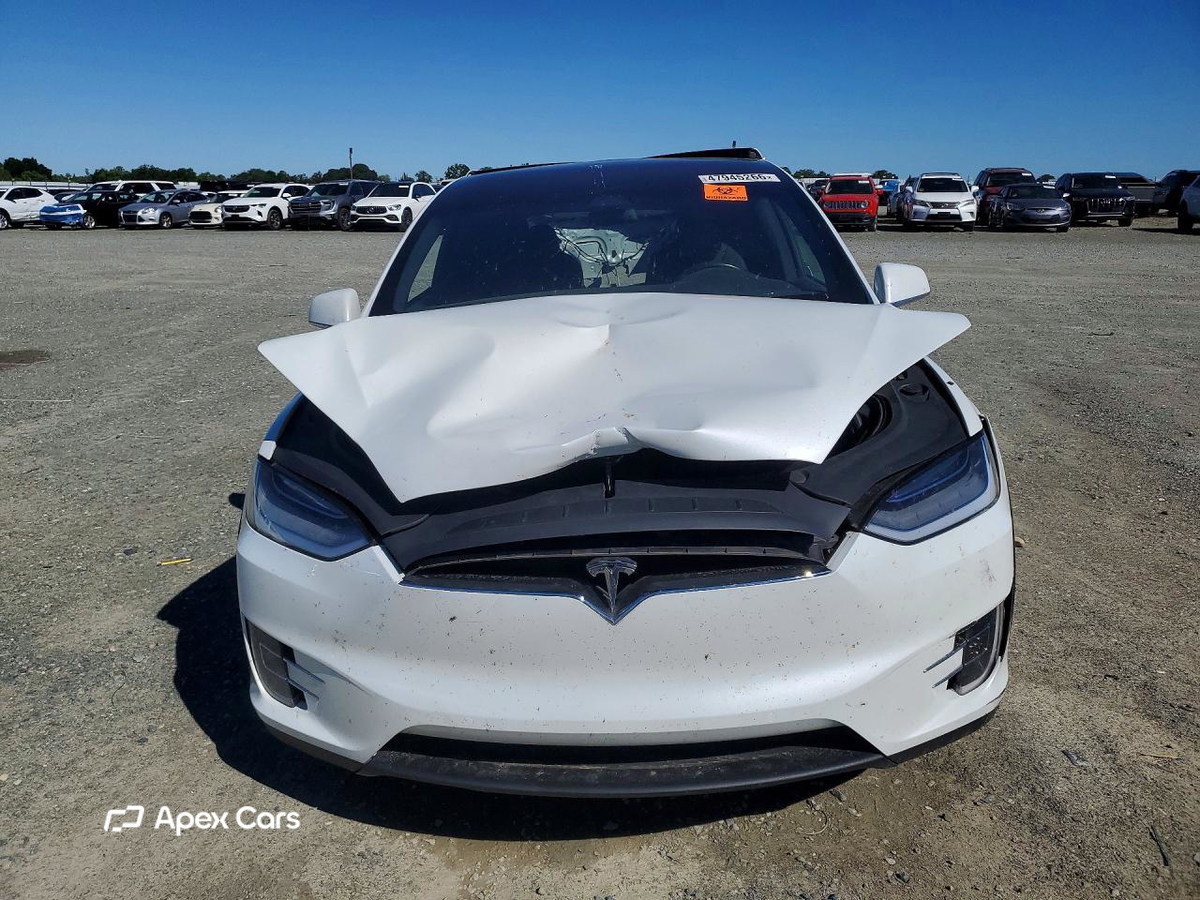 Tesla Model X 2020