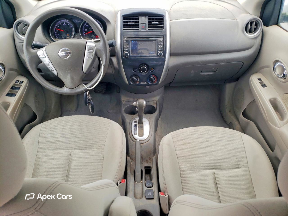 Nissan Versa 2015
