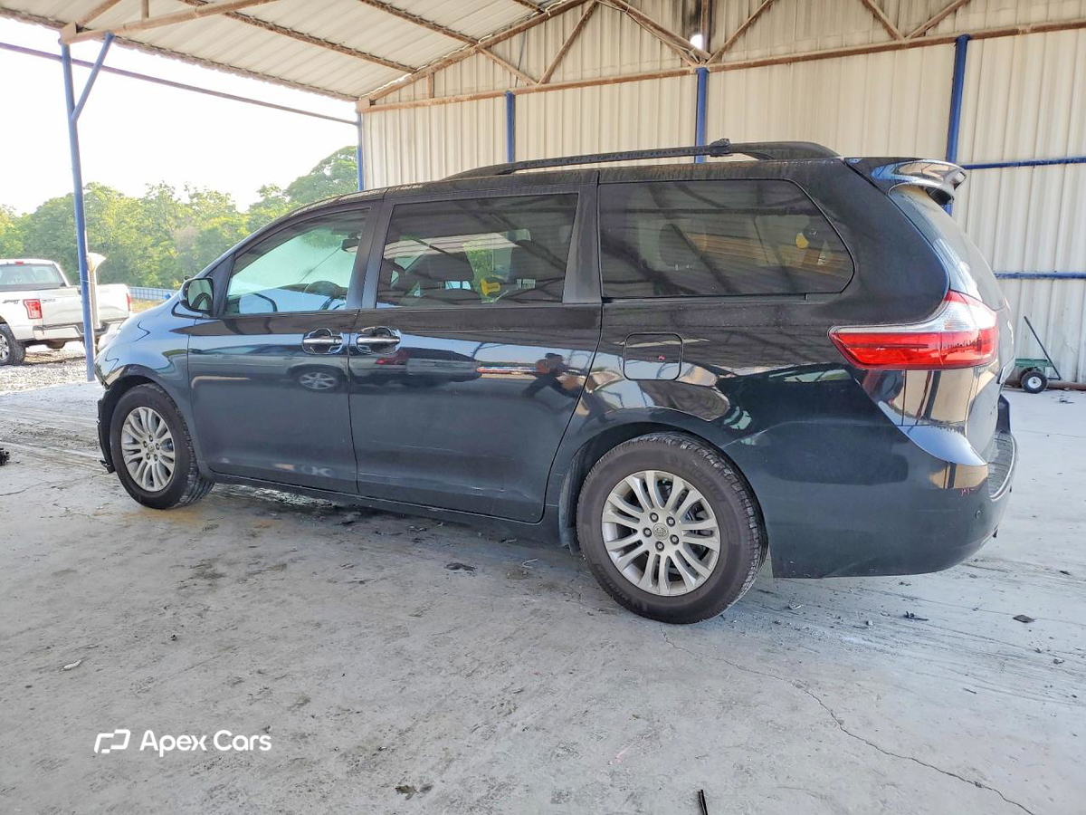 Toyota Sienna 2015