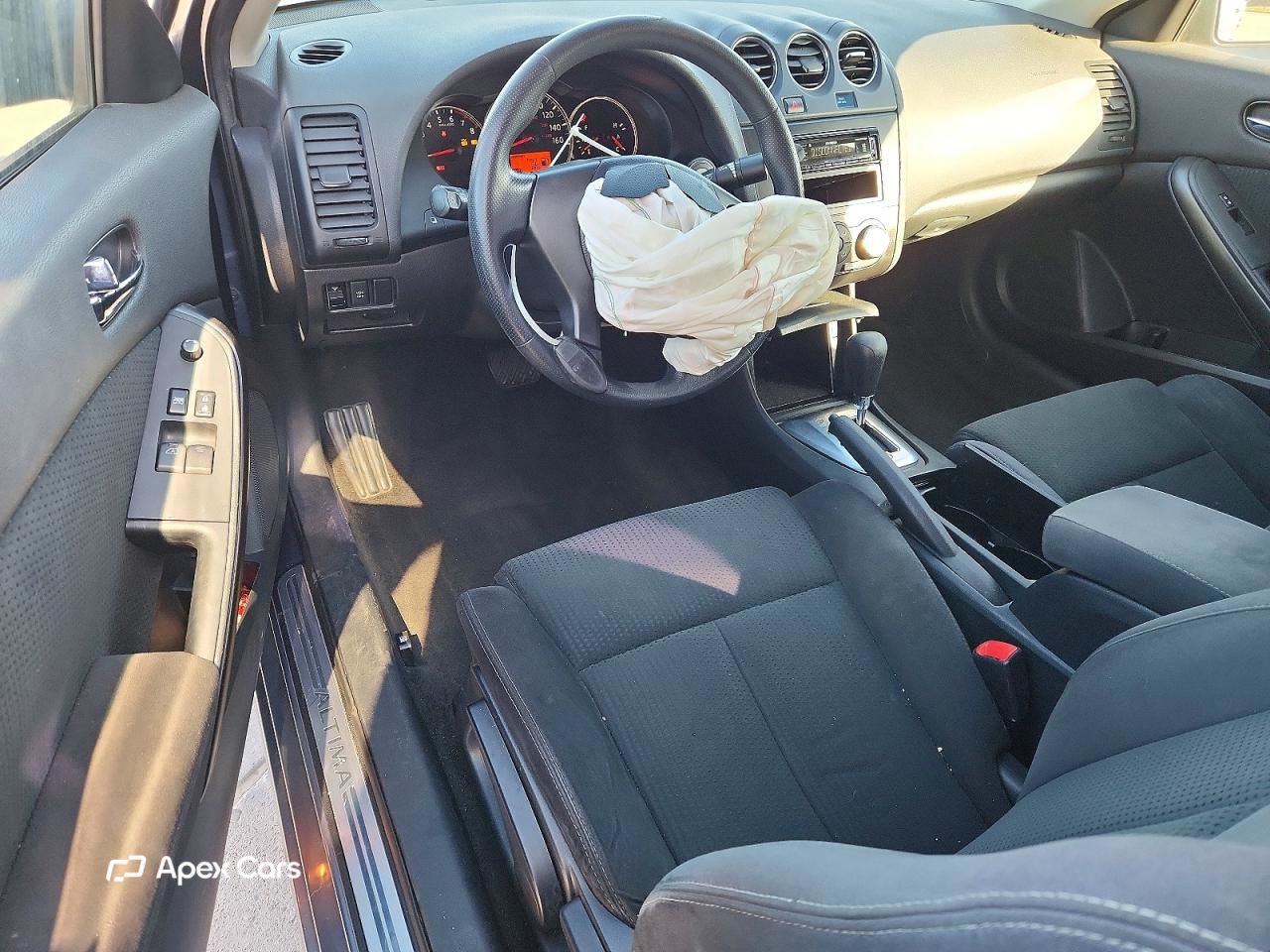 Nissan Altima 2010