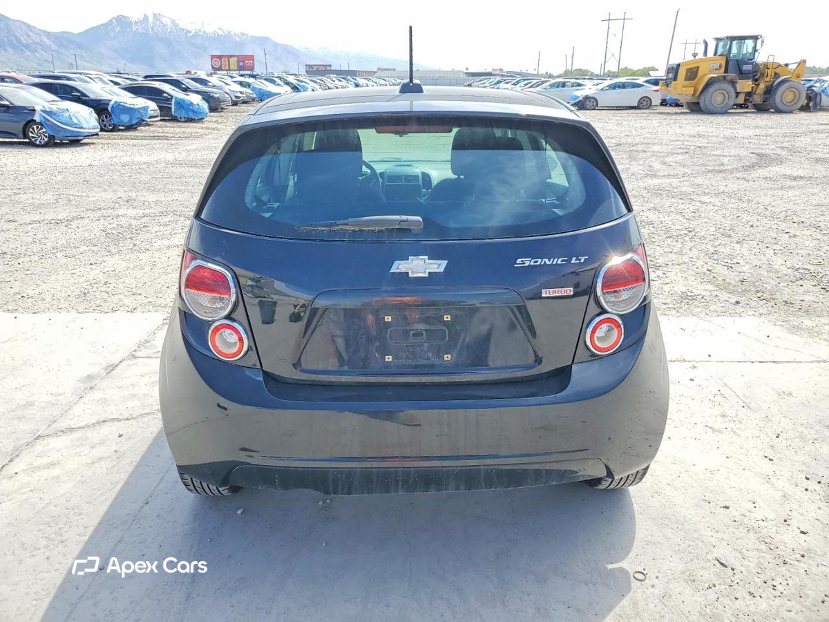 Chevrolet Sonic 2015