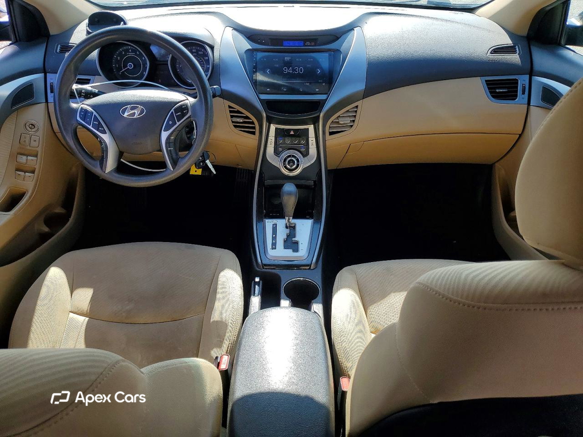 Hyundai Elantra 2012