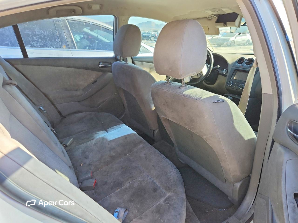 Nissan Altima 2010