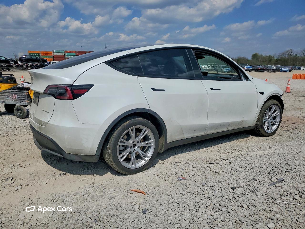 Tesla Model Y 2024