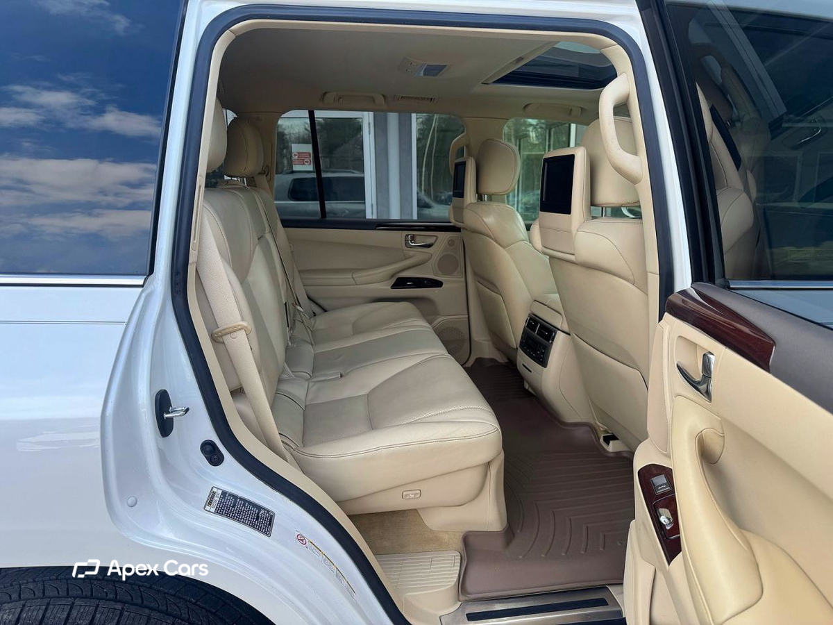 Lexus LX 2014