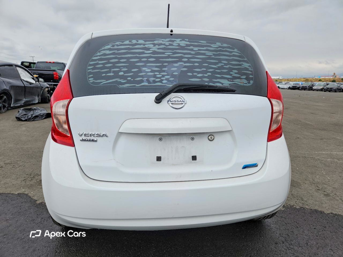 Nissan Versa 2015