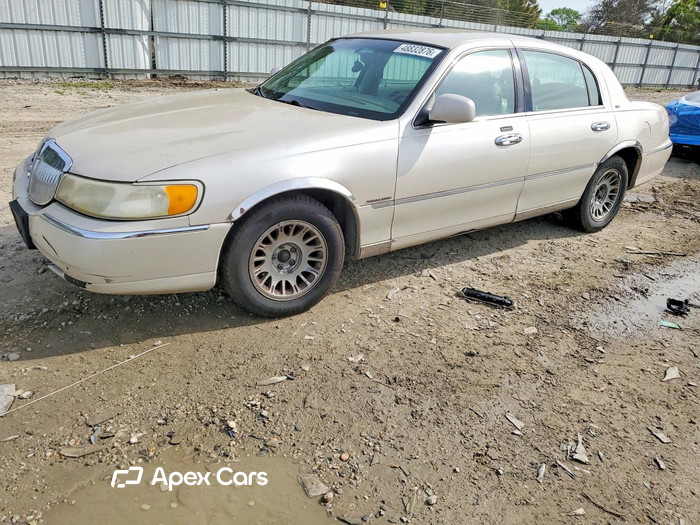 2000 Lincoln Town Car - Image 1 of 5