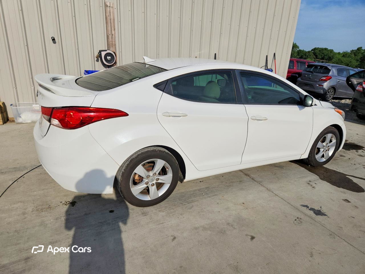 Hyundai Elantra 2013