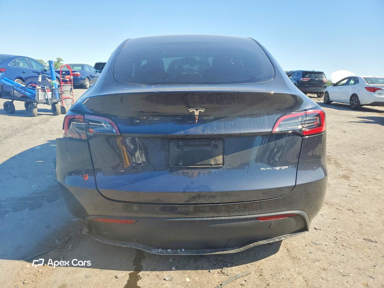 Tesla Model Y 2024