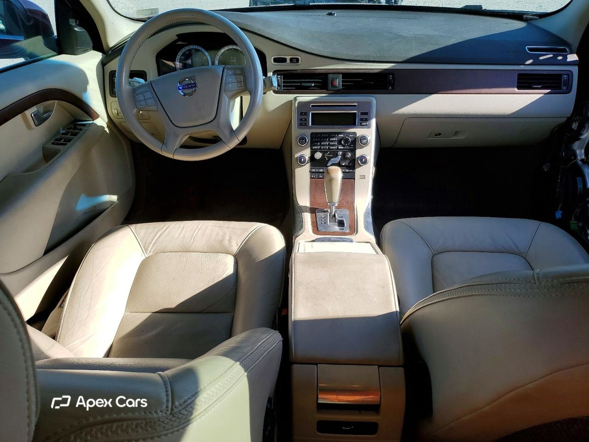 Volvo XC70 2011