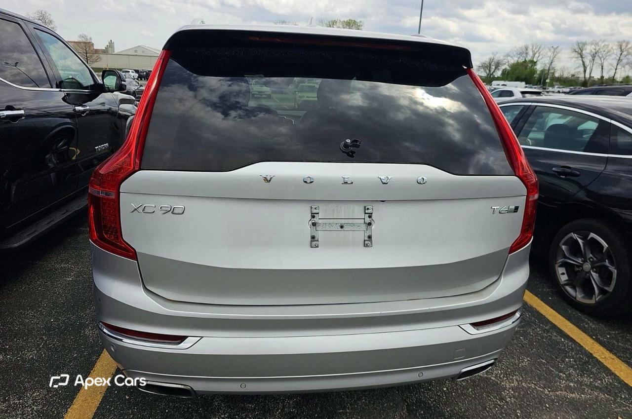 Volvo XC90 2019