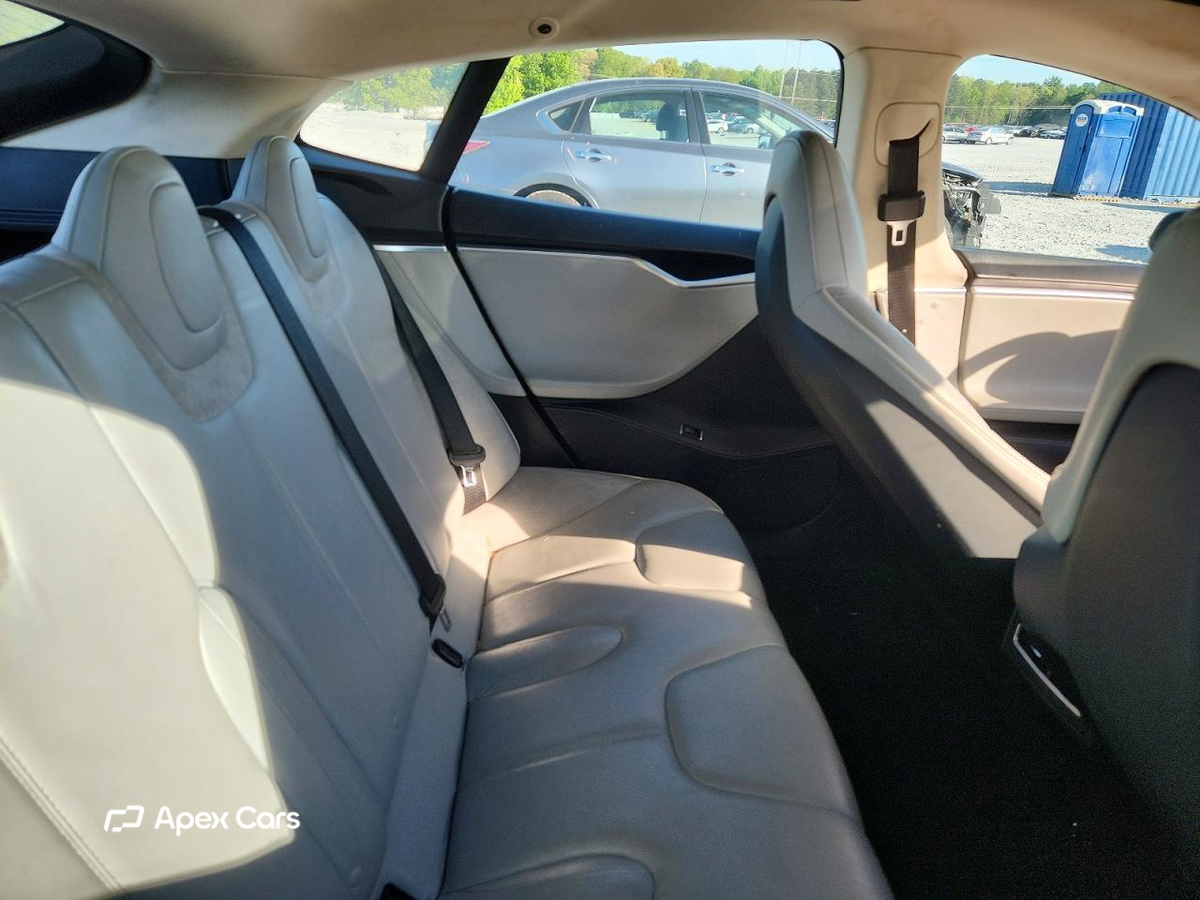 Tesla Model S 2013