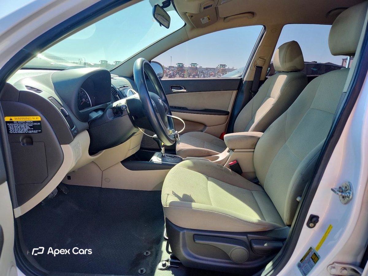 Hyundai Elantra 2012