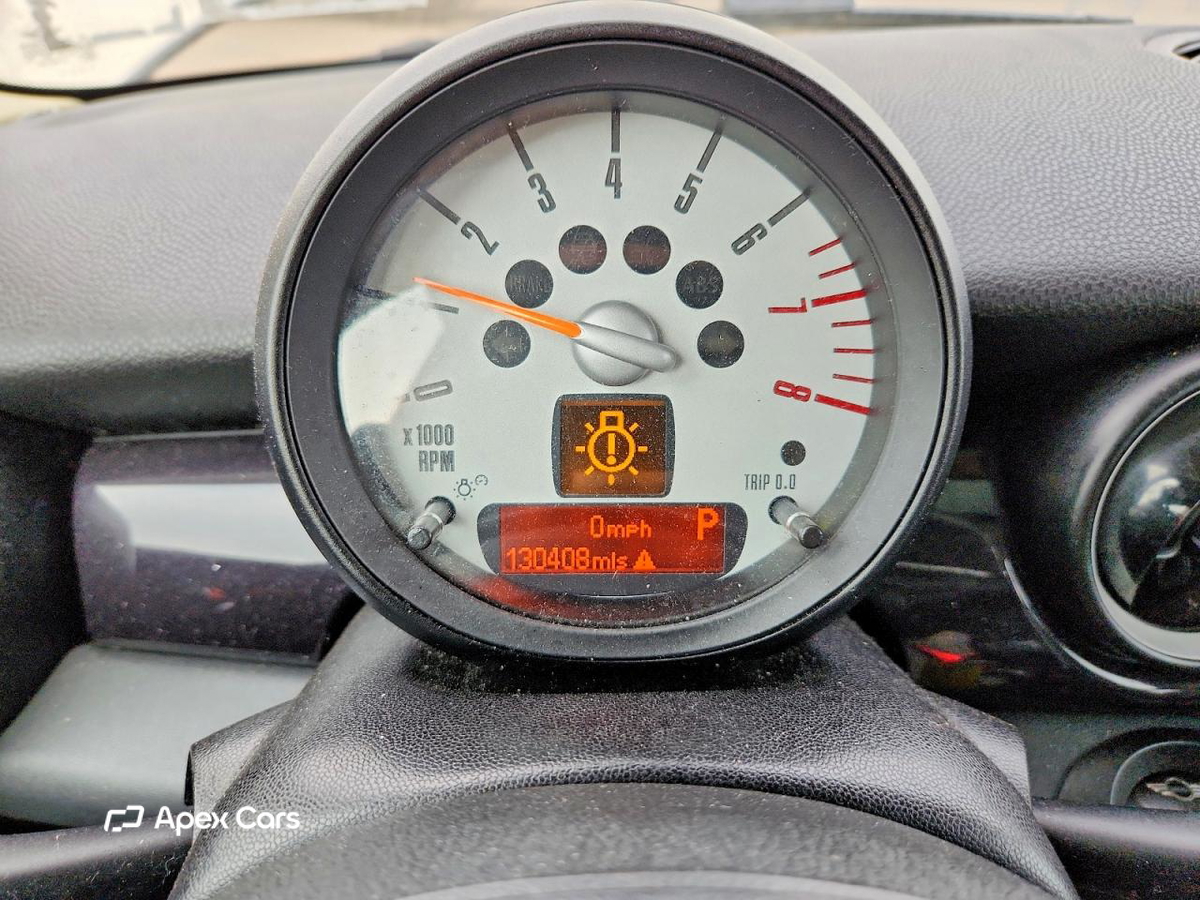 MINI Cooper 2011
