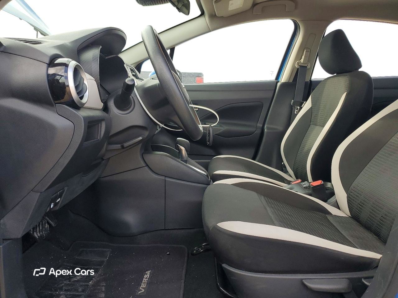 Nissan Versa 2021