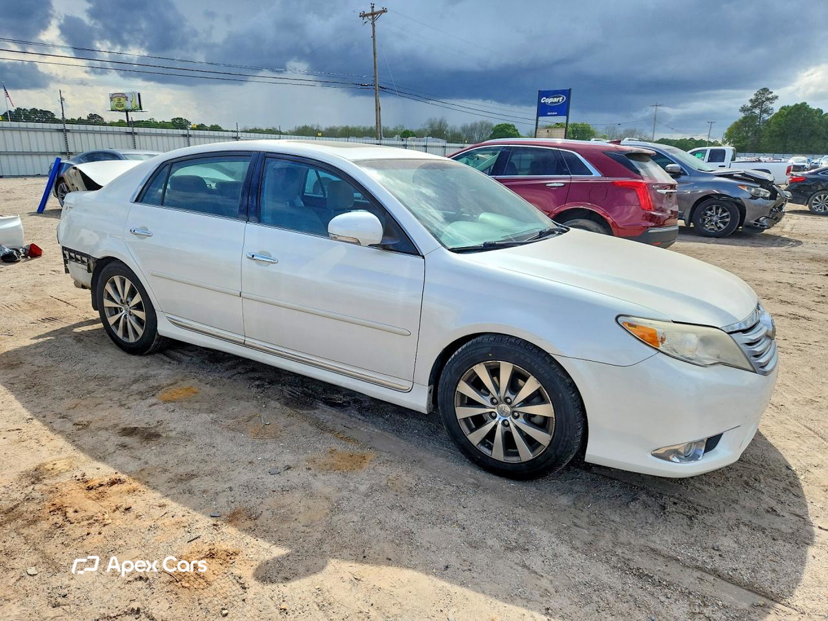 Toyota Avalon 2011