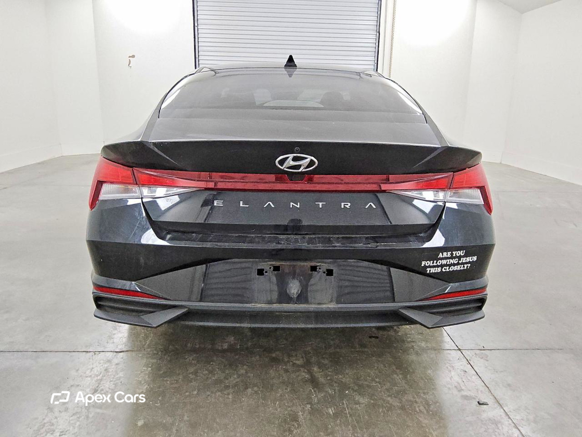 Hyundai Elantra 2023