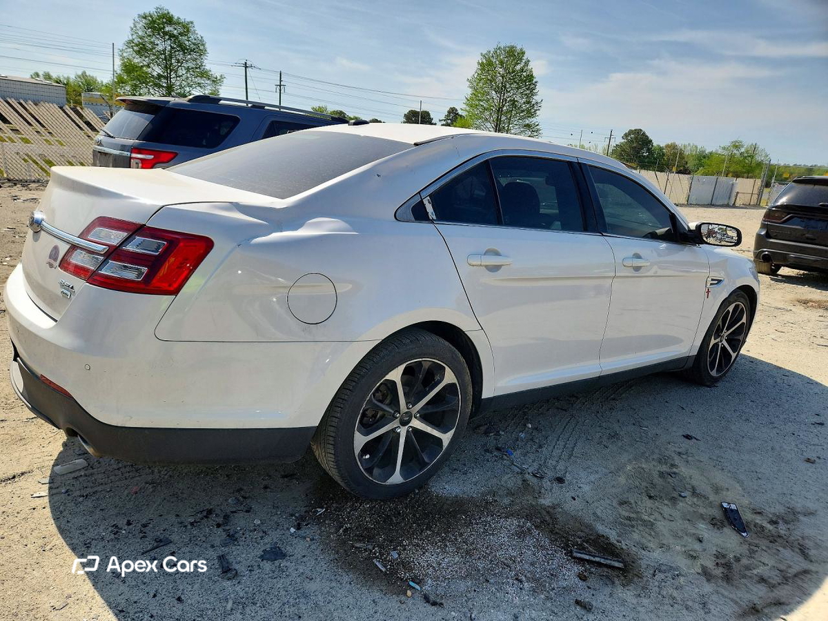 Ford Taurus 2016