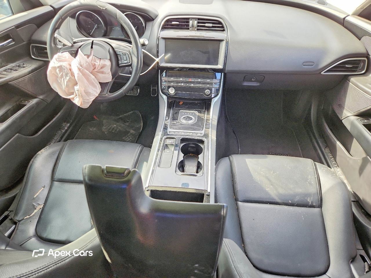 Jaguar XE 2019