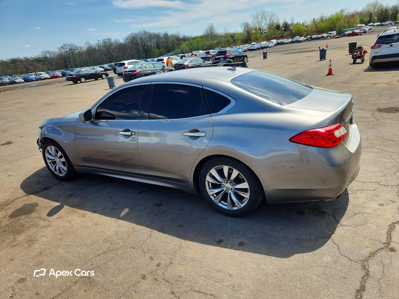 Infiniti M 2012