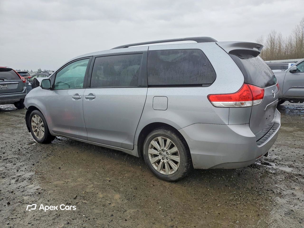 Toyota Sienna 2012