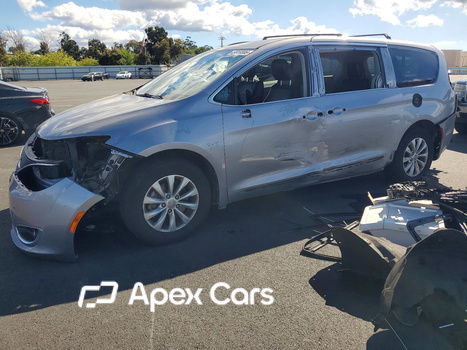 Chrysler Pacifica 2017 - Zdjęcie 1 z 13