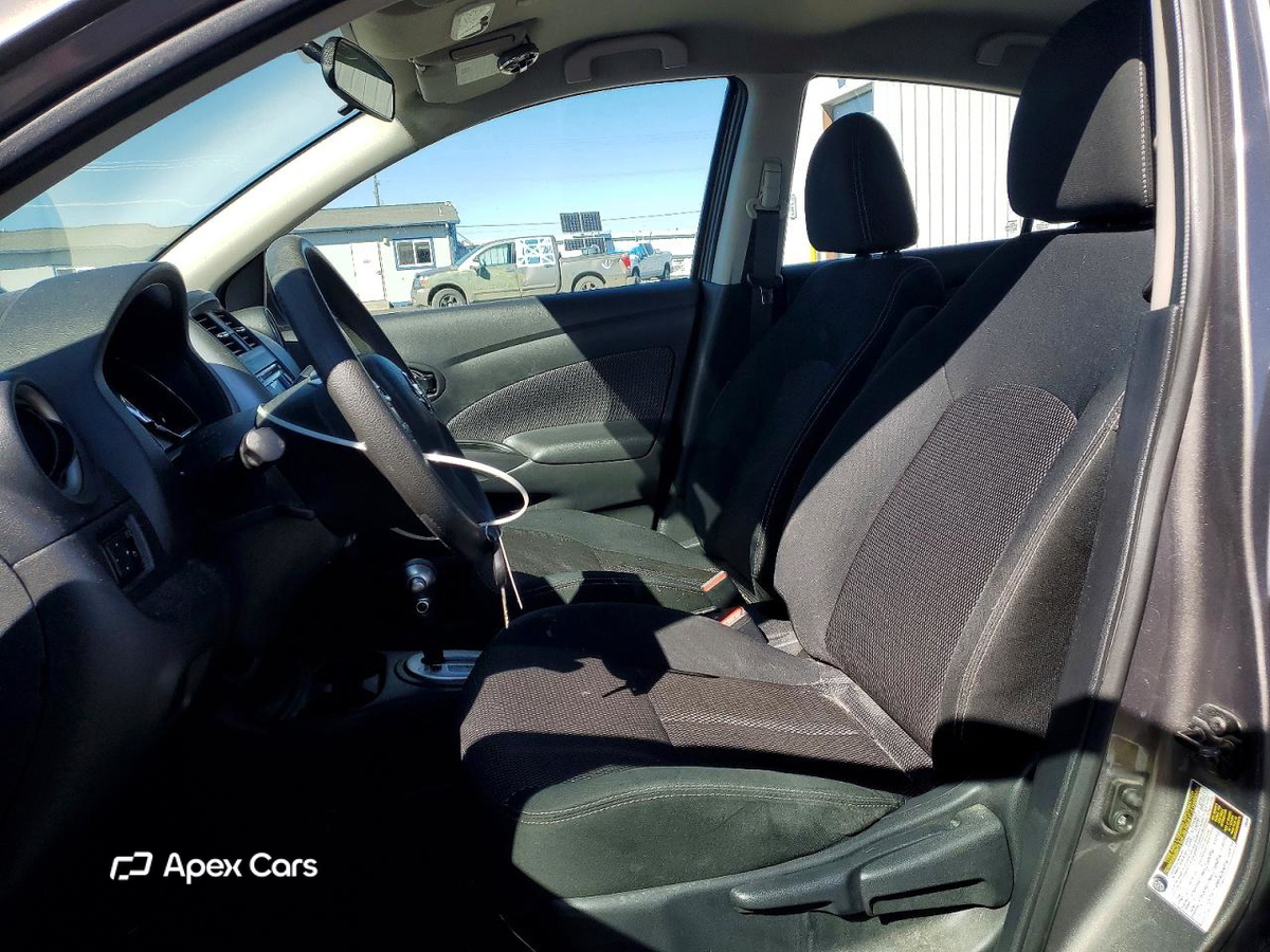 Nissan Versa 2016