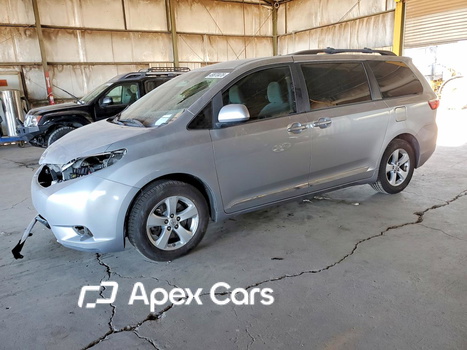 Toyota Sienna 2017 - Image 1 of 13