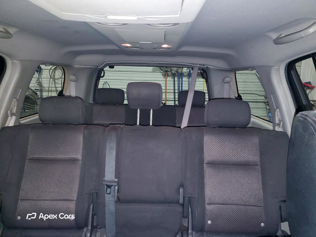 Nissan Armada 2004