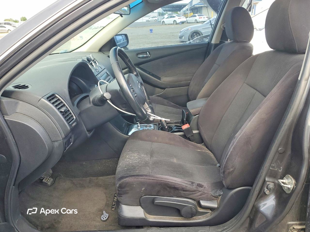 Nissan Altima 2012