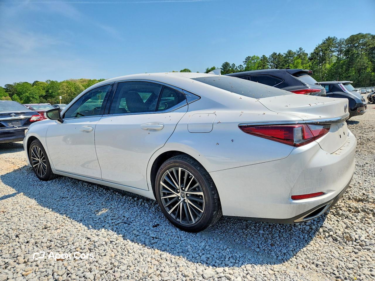 Lexus ES 2025