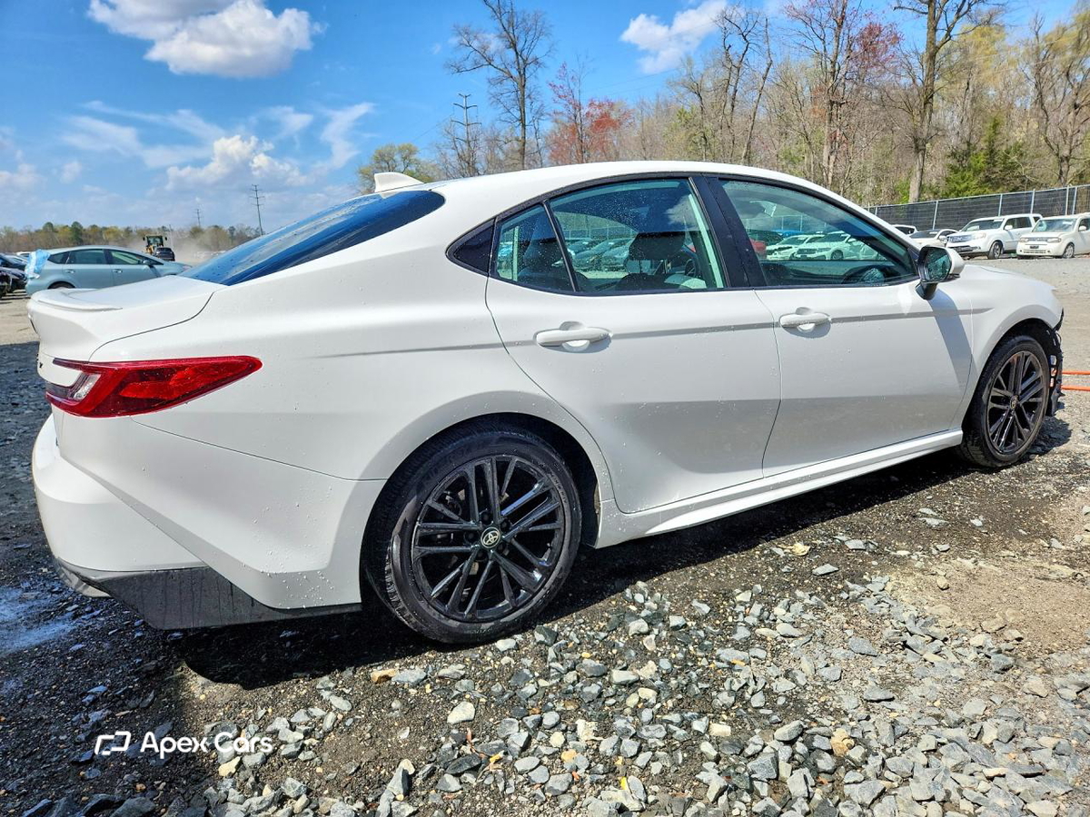 Toyota Camry 2025