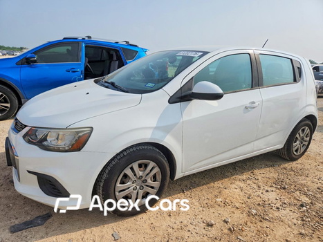 Chevrolet Sonic 2017 - Image 1 of 12