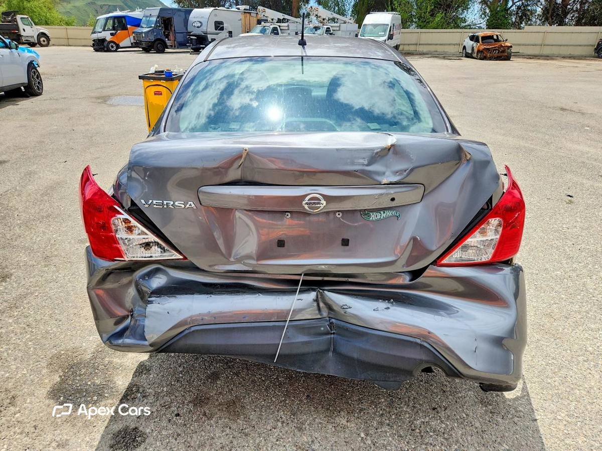Nissan Versa 2016