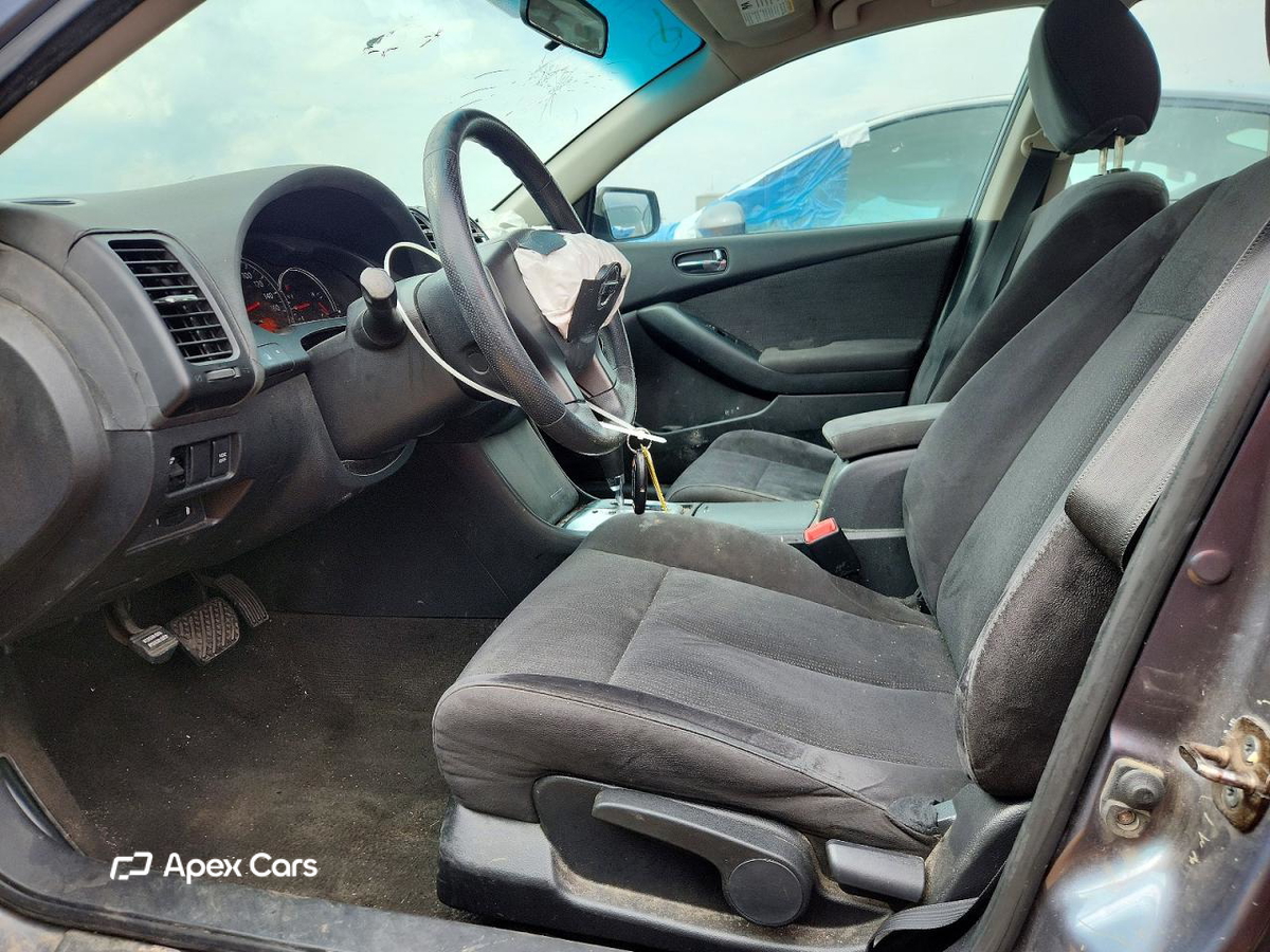 Nissan Altima 2010