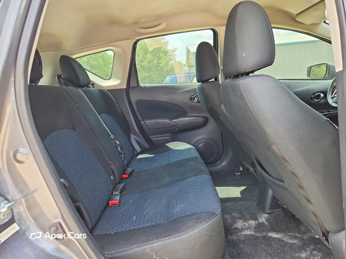 Nissan Versa 2016