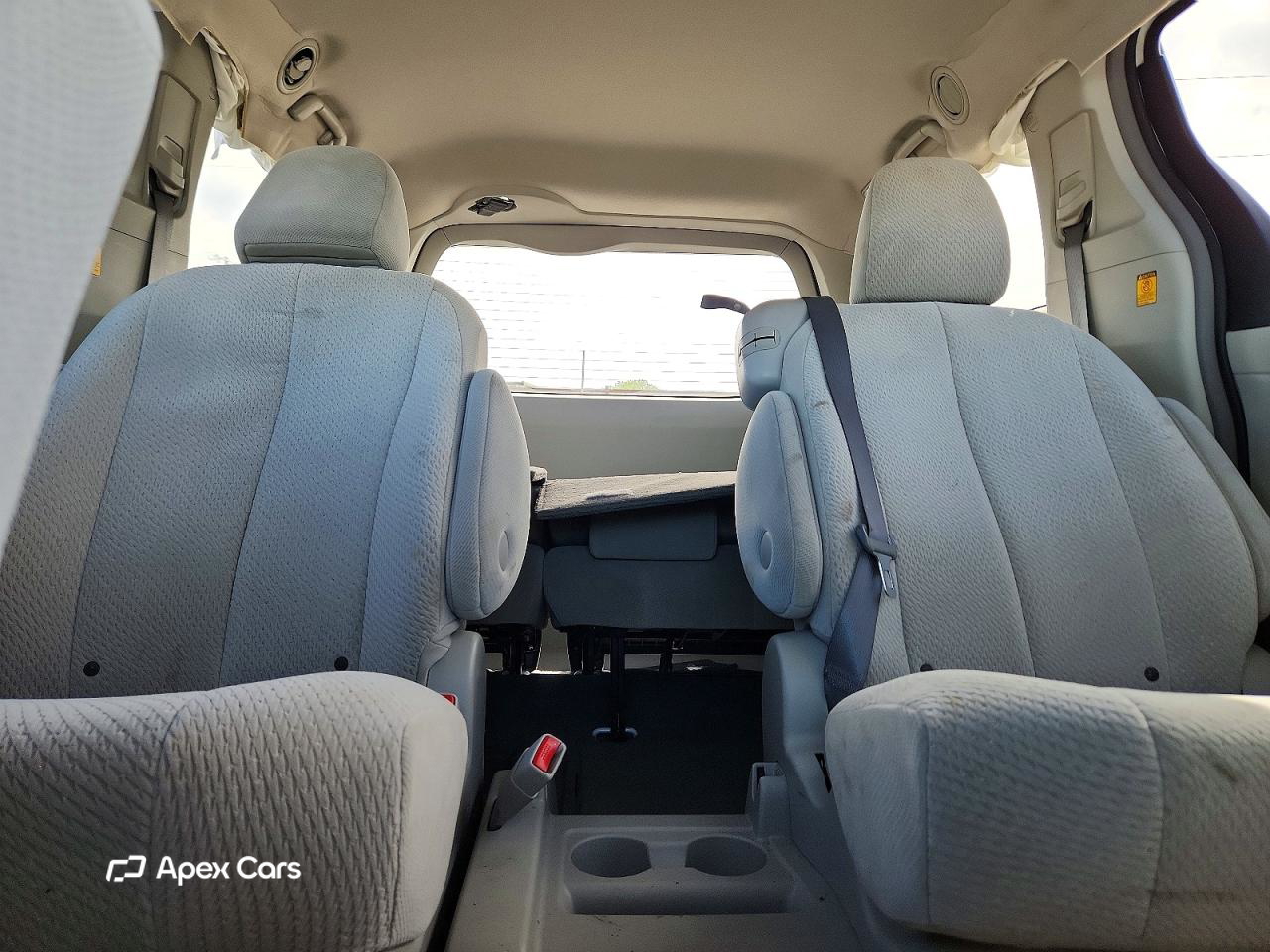 Toyota Sienna 2011