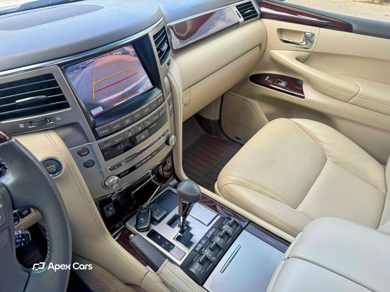 Lexus LX 2014