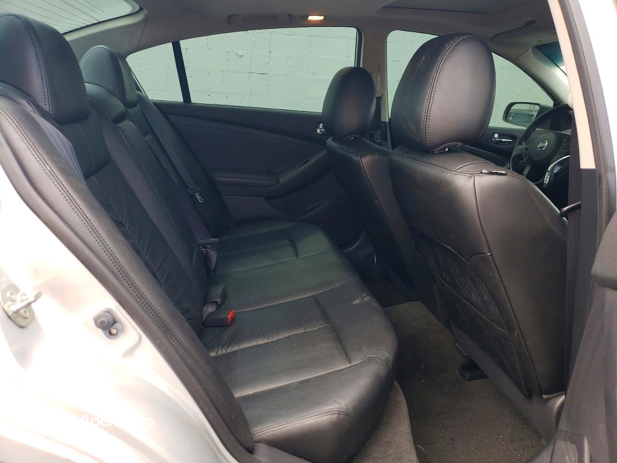 Nissan Altima 2012