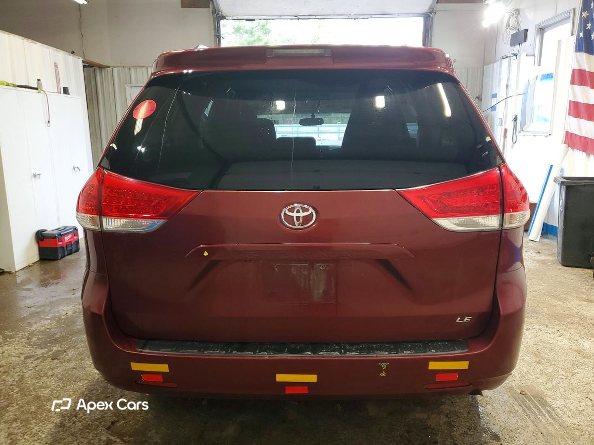Toyota Sienna 2011