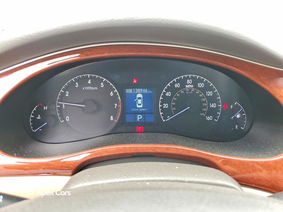 Hyundai Genesis 2012