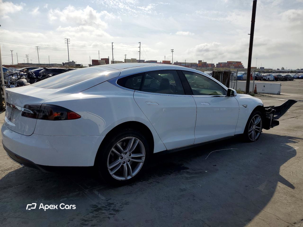 Tesla Model S 2012
