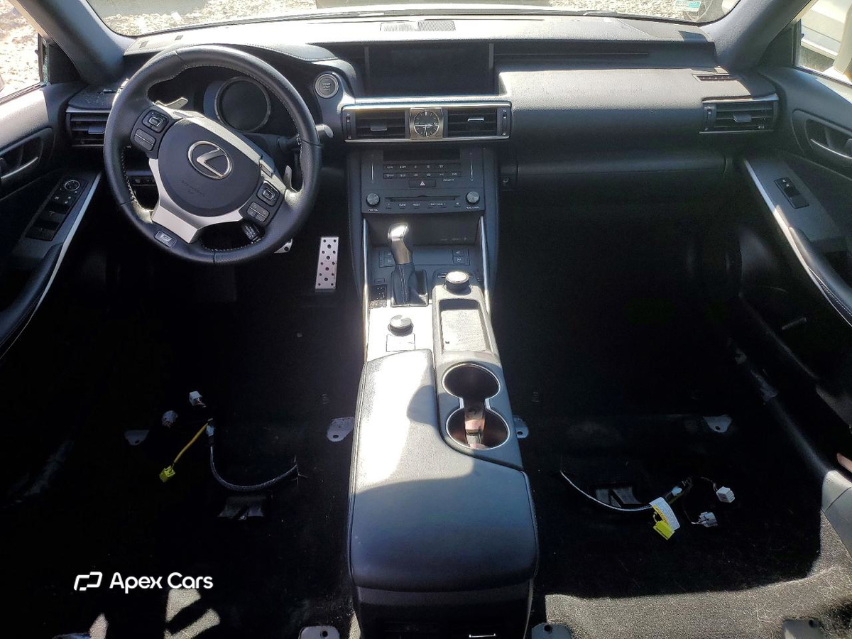 Lexus IS 2019