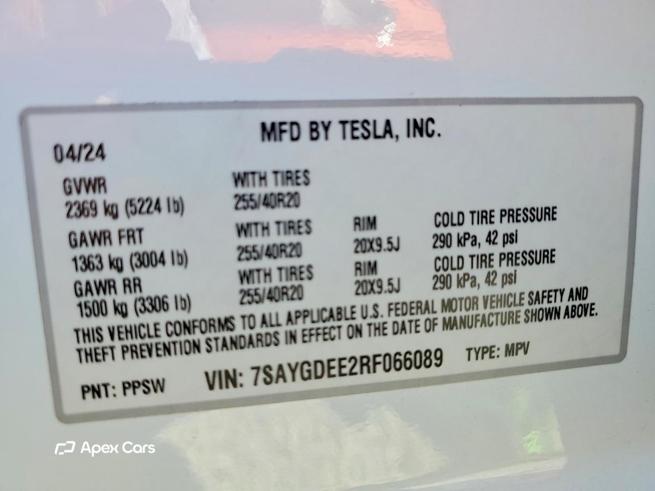 Tesla Model Y 2024