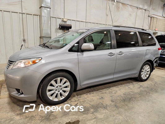 Toyota Sienna 2014 - Image 1 of 14