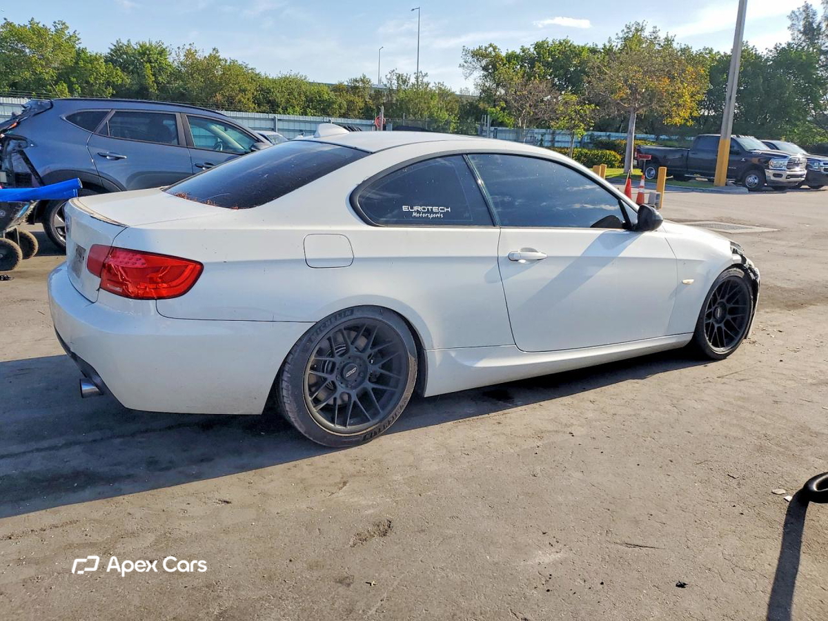 BMW Series 3 2011