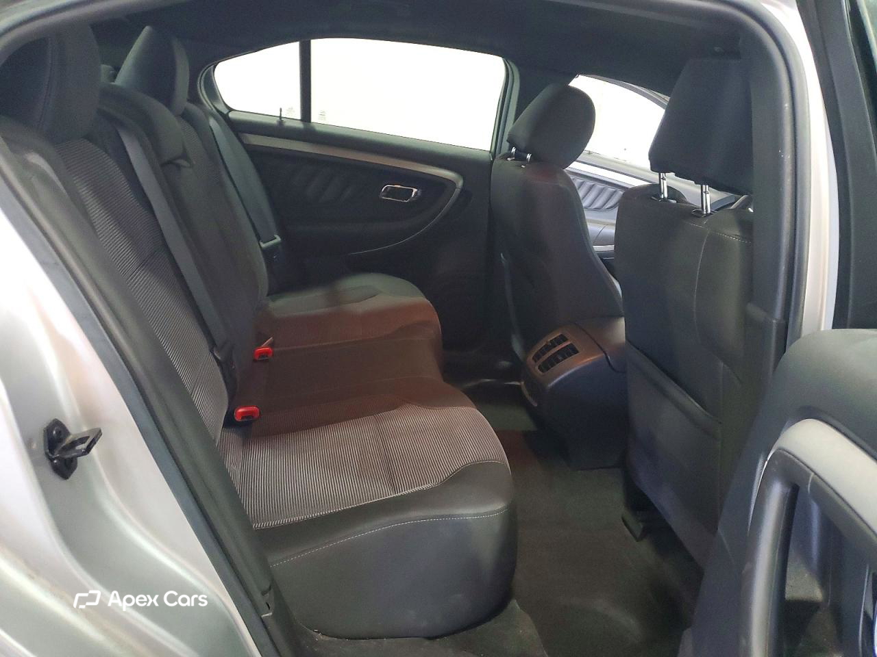 Ford Taurus 2016