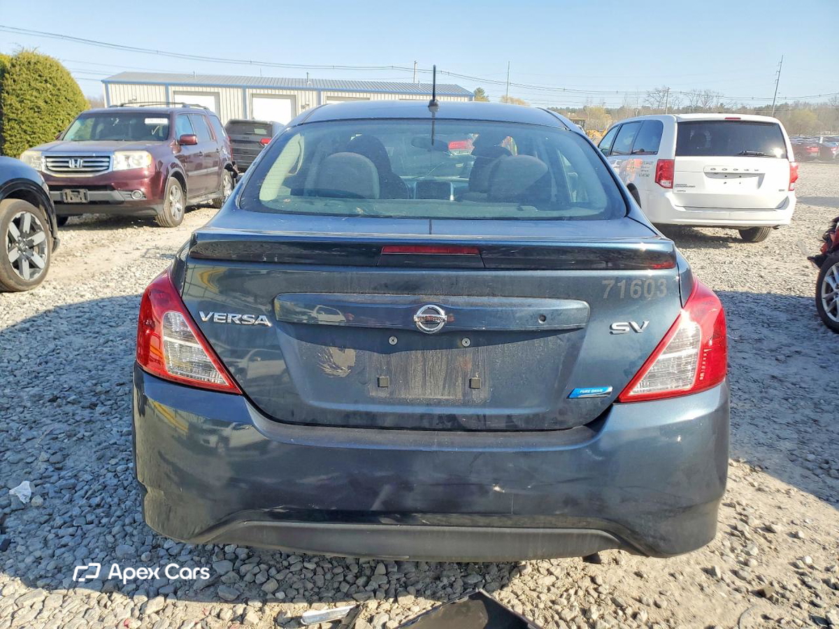 Nissan Versa 2016